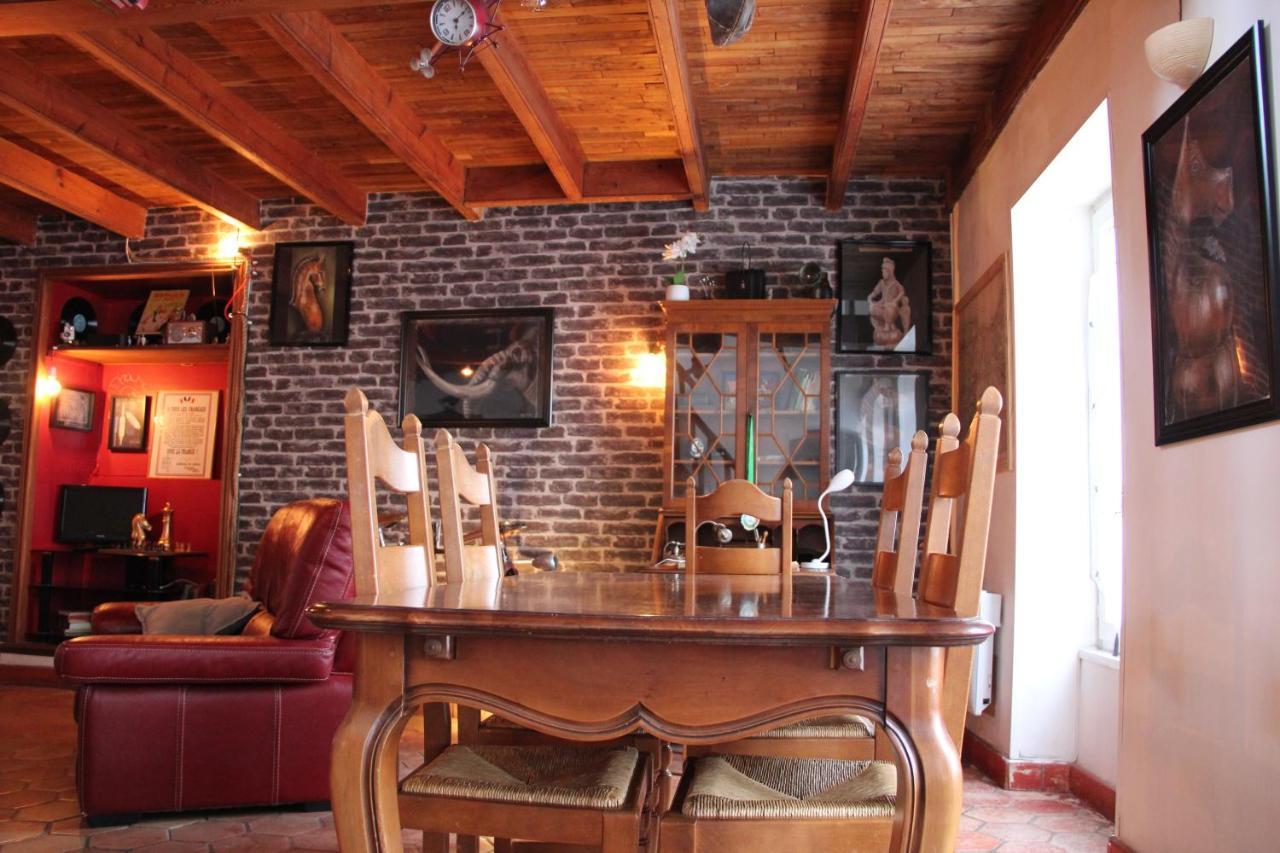 Aigrefeuille-dʼAunis Maison De Charme, D'Artiste, Decoration Brocante מראה חיצוני תמונה